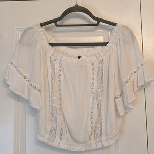 Perfect top for spring or summer!